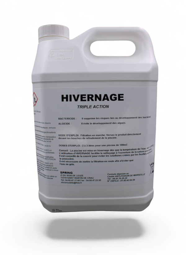Produit hivernage piscine triple action super concentré, bactéricide, algicide et anti-calcaire, pour protéger votre bassin tout l’hive