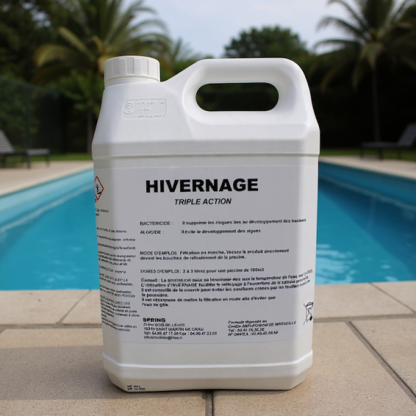 Produit hivernage piscine triple action super concentré, bactéricide, algicide et anti-calcaire, pour protéger votre bassin tout l’hiver